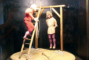 Darstellung der Hinrichtung eines Kapitalverbrechers am Galgen (Miniatur im Kriminalmuseum Scharnstein, Ober&ouml;sterreich).