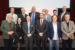 Vorstand der Vereinigung Kriminaldienst &Ouml;sterreich (VK&Ouml;) seit Oktober 2021: Helmut Kaiser, Helmut B&auml;rtl, Alexander Heindl, Franz Scheucher, J&uuml;rgen Jevsnikar, Niko Reith (obere Reihe), Manfred Klimek, Kerstin Kreuzer, Martin Roudny, Dieter Csefan, J&ouml;rg Lenzbauer, Alois Z&ouml;rweg (untere Reihe).