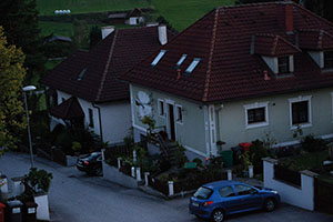 Unbeleuchtete H&auml;user erwecken den Eindruck, dass niemand zuhause ist; Zeitschaltuhren verschaffen Abhilfe.