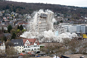 Sprengstoffe k&ouml;nnen unter anderem bei Abbrucharbeiten eingesetzt werden.