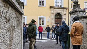 Gedenkst&auml;ttenbesuch: Ehemalige Gestapo-Zentrale in der Herrengasse in Innsbruck.