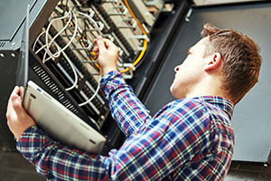 Cybersecurity umfasst s&auml;mtliche technischen und organisatorischen Aspekte bei der Sicherheit von IKT.