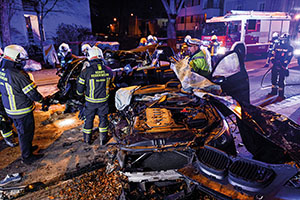 Illegales Stra&szlig;enrennen: Bei einem illegalen Rennen in Salzburg-Maxglan wurde ein Lenker scher verletzt.