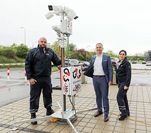 Pr&auml;sentation des mobilen G4S-Video&uuml;berwachungssystems f&uuml;r Baustellen: G4S-Gesch&auml;ftsleiter des Bereichs Sicherheitsberatung Ujbien Shehu, G4S-Guards.