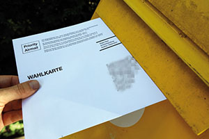 Bei Ortsabwesenheit am Wahltag kann eine Wahlkarte beantragt werden.