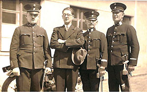 Salzburger Polizisten: Die 1922 eingerichtete Polizeidirektion Salzburg war im Toskanatrakt untergebracht.