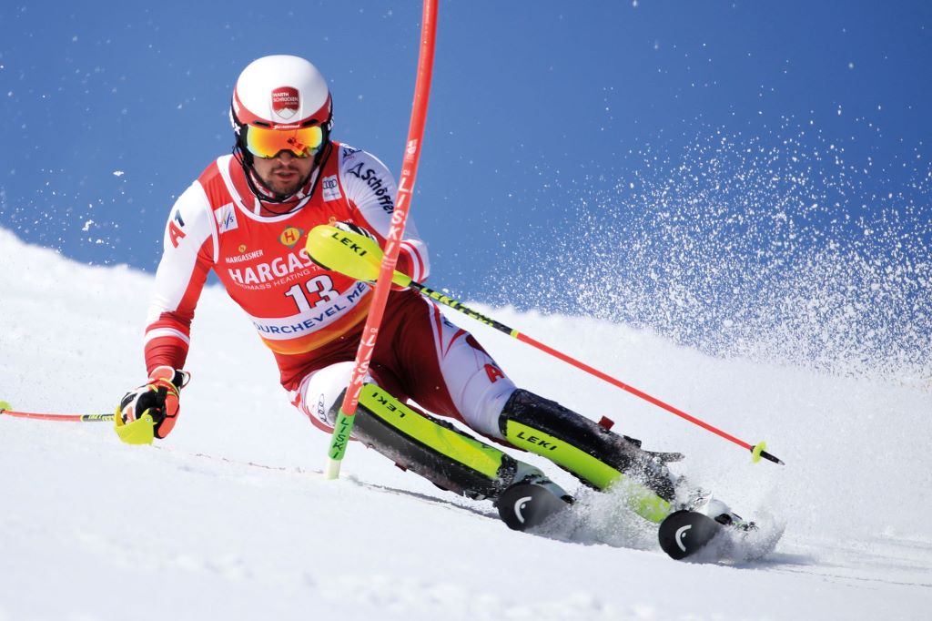 Johannes Strolz peilt einen Podesplatz an bei der Weltmeisterschaft im Februar 2023 in Courchevel in Frankreich.