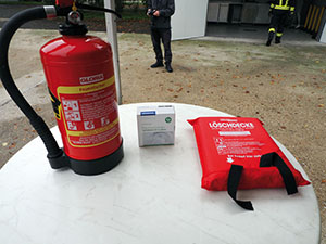 Geeignet zur Fettbrandbek&auml;mpfung sind vor allem Feuerl&ouml;scher der Brandklasse F sowie L&ouml;schdecken.