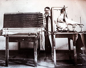 Grazer L&uuml;gendetektor in den 1920er-Jahren: &bdquo;Apparat zur Ausdrucksregulierung&ldquo;