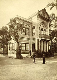 Weltausstellung 1873: Polizisten vor dem &bdquo;Persischen Haus&ldquo;