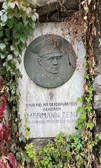 Gedenktafel f&uuml;r den 1935 ermordeten Gendarmen Hermann Zeni in Millstatt