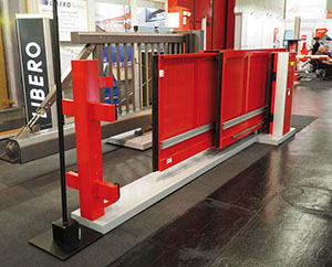 Massives Einfahrtstor