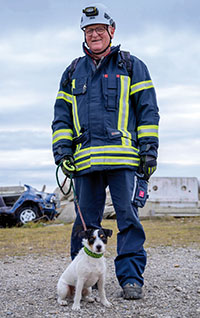 Joachim Brandlhofer mit seinem Parson Russel Terrier