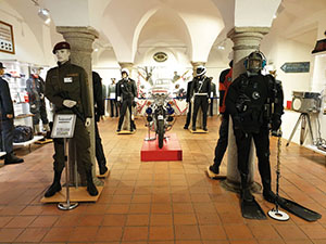 Sonderausstellung zum Jubil&auml;um &bdquo;170 Jahre Gendarmerie&ldquo; 2019 im Schlossmuseum Freistadt: von Klaus Windischbauer initiiert und kuratiert