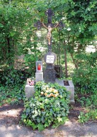 Gedenkkreuz f&uuml;r den ermordeten Gendarmeriebeamten Johann Habres in Maria Lanzendorf, Nieder&ouml;sterreich