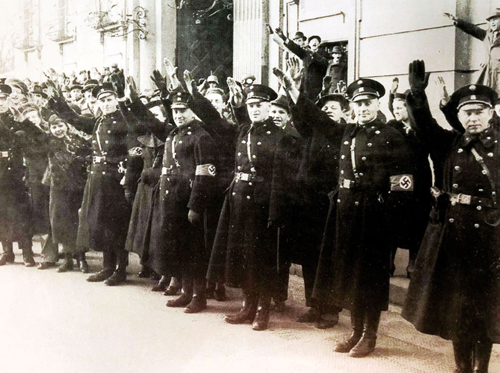 Wiener Sicherheitswachm&auml;nner 1938 nach der Macht&uuml;bernahme durch die Nationalsozialisten