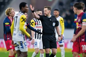 Julian Weinberger leitete des &Ouml;FB-Cup-Spiel Linzer ASK gegen Red Bull Salzburg