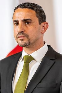 Omar Haijawi-Pirchner: &bdquo;Strikt organisierte extremistische Netzwerke haben einen gro&szlig;en Einfluss auf die extremis - tische Szene.&ldquo;
