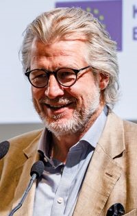 Philipp Blom: &bdquo;Wir befinden uns derzeit in einer Entwicklung von zwei Geschwindigkeiten der Evolution.&ldquo;