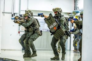Beamte der Spezialeinheit GSG 9 der deutschen Bundespolizei waren an der &Uuml;bung beteiligt