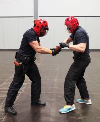 Training 2000+: Kampf um die Waffe