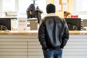 Sozialleistungsbetrug: H&auml;ufige Begehungsformen sind das Erschleichen von Leistungen durch falsche Angaben zu famili&auml;ren Verh&auml;ltnissen oder Besch&auml;ftigungsverh&auml;ltnissen