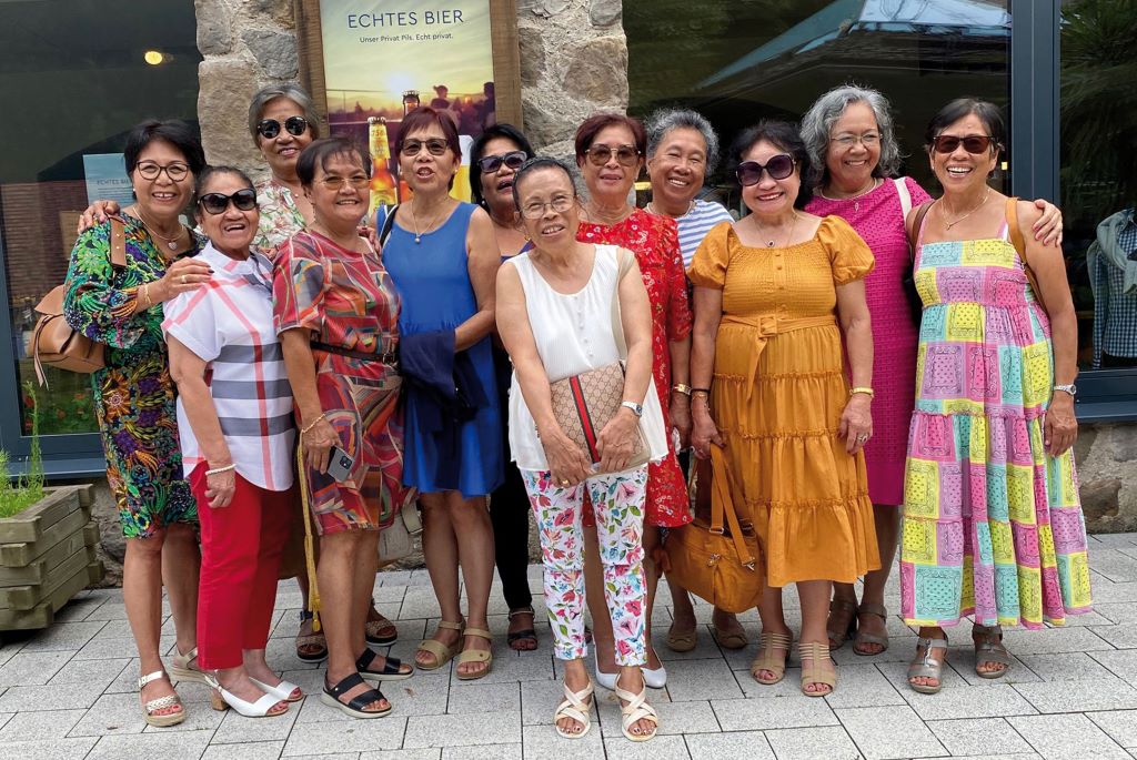 50 Jahre Philippinerinnen in Friesach: Aster Sabitzer, Margie Buaya, Erlinda Sch&ouml;nfelder, Felipa Sass, Virginia Marktl, Alma Schwarz, Teofila M&uuml;hlberger, Purita Walcher, Zenaida Stockreiter, Julie Davao, Suzette Schaflechner, Honorata Schwarz