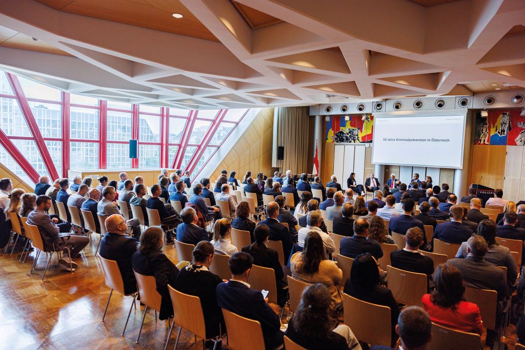 Festakt 50 Jahre Kriminalpr&auml;vention: Fachvortr&auml;ge, Diskussionen, geschichtlicher R&uuml;ckblick und Ausblick der Pr&auml;vention