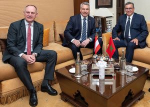 Arbeitsbesuch in Marokko: Innenminister Gerhard Karner, Bundeskanzler Karl Nehammer, der marokkanische Premierminister Aziz Akhannouch