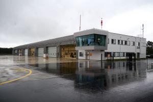 Er&ouml;ffnung des Flugpolizeist&uuml;tzpunktes in Wr. Neustadt: Gerald Beck, Klaus Schneeberger, Johanna Mikl-Leitner, Gerhard Karner, Wolfgang Sobotka, Bernhard Treibenreif