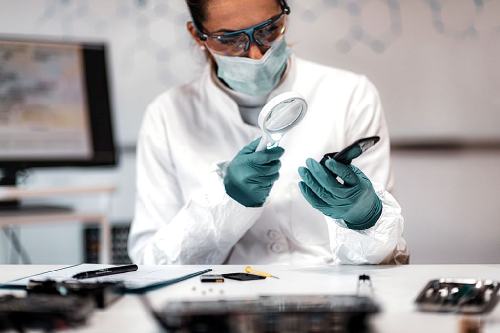 Die Sicherstellung von elektronischen Gegenst&auml;nden zur blo&szlig;en Sicherung von &auml;u&szlig;erlichen Spuren &ndash; etwa von Fingerabdr&uuml;cken auf einem Mobiltelefon &ndash; ohne Datenzugriff ist weiterhin ohne gerichtliche Bewilligung zul&auml;ssig