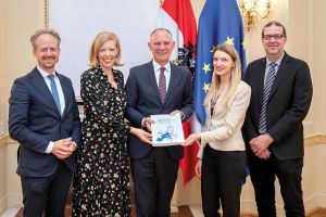 Umsetzung Asyl- und Migrationspakt &ndash; Abnahme der Projektphase I: Peter Webinger, Elisabeth Wenger-Donig, Gerhard Karner, Eva-Maria Sch&auml;ffner, Gerald Dreveny