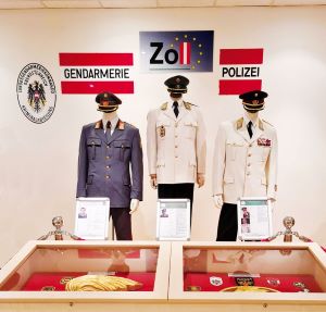 Sonderausstellung in Linz: Bundespolizei, Zollwache, UNO-Friedenseins&auml;tze