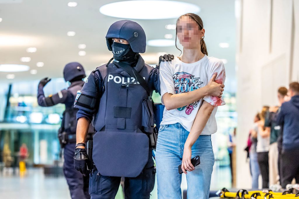 Die Polizei &uuml;bt regelm&auml;&szlig;ig das Einschreiten bei Geisel- oder Amoklagen