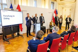 Auftakt zur Veranstaltungsreihe &bdquo;Forschung im Dialog&ldquo; im BMI