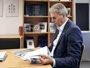 Zielfahnder Udo Stattmann: &bdquo;Unsere Arbeit verschl&auml;gt einen in Gebiete der Welt, die keine klassischen Urlaubsdestinationen sind.&ldquo;