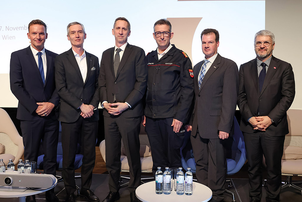 Sicherheitsgipfel &ndash; Panel Sicherheits- und Krisenmanagement als staatliche Querschnittsaufgabe: Roman Hahslinger (Moderator), Mario Drobics (AIT), Gerald Lischka (BMI), Robert Mayer (Feuerwehrpr&auml;sident), Gerald Ortner (Landespolizeidirektor Steiermark), Peter Vorhofer (Regierungsberater f&uuml;r Krisenvorsorge und Krisenbew&auml;ltigung)
