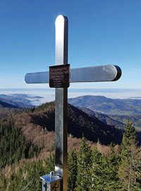 Gipfelkreuz auf dem Sengenebenberg im Gedenken an Thomas Hausleitner