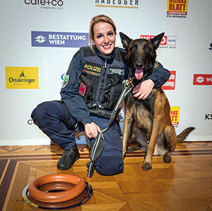 Der Sonderaward &bdquo;Held auf vier Pfoten&ldquo; ging an den Polizeihund Chase