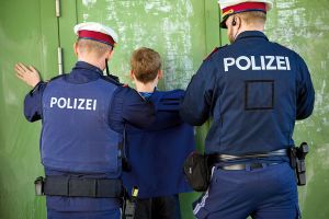 Jugendkriminalit&auml;t: Eine kleine Gruppe von Intensivt&auml;tern ist f&uuml;r einen Gro&szlig;teil der Straftaten verantwortlich