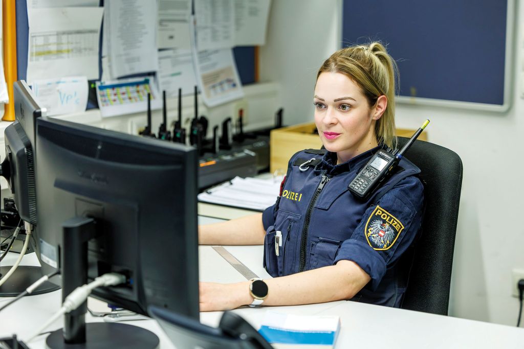 Die modernisierte BMI-Anfrageplattform unterst&uuml;tzt Polizistinnen und Polizisten bei digitalen Abfragen und Verwaltungsprozessen